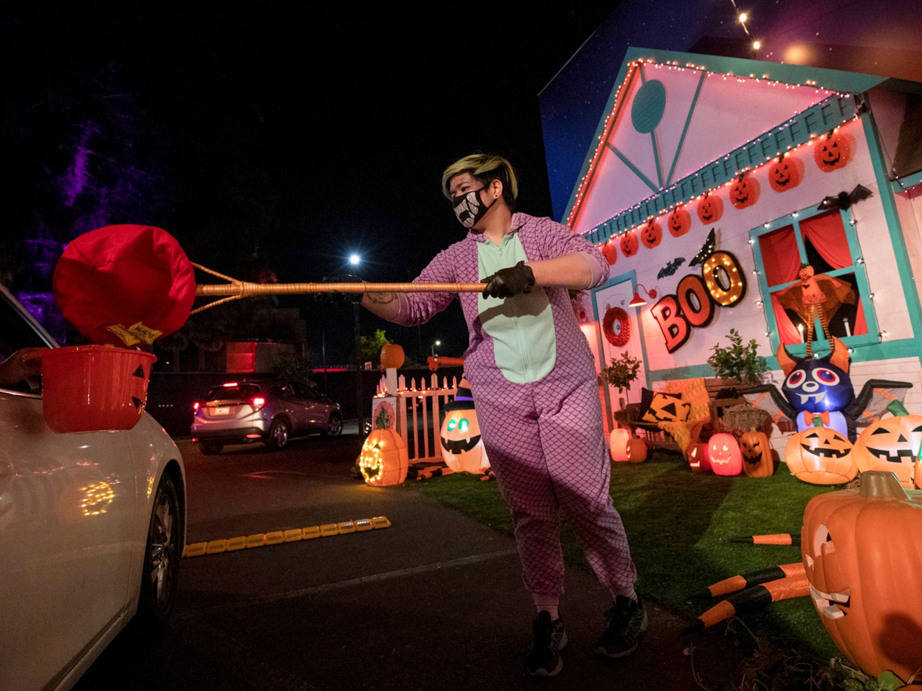 The History Of Trick-or-treating, And How It Became A Halloween ...